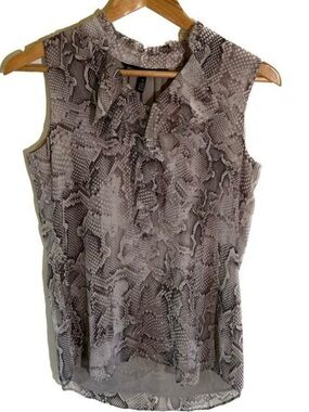 White House Black Market Snakeskin Sleeveless Blouse Ruffle Top Size 0